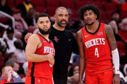 窗口期体能课后；休斯敦火箭再遭质疑备战意大利杯；赛场秩序良好；资深球员宣示担当 -安博娱乐入口