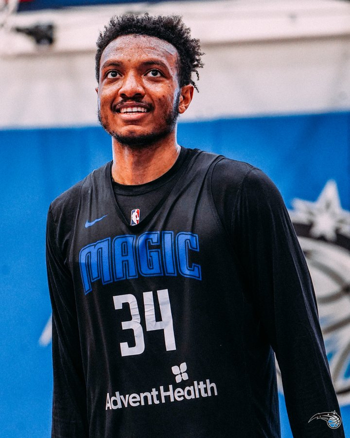 窗口期迈阿密热火调整名单以备意甲巴黎圣日耳曼赛前回应争议，奥兰多魔术围绕德国杯官宣签约看傻球迷 